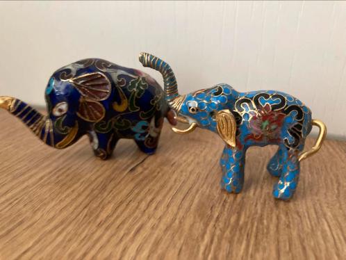 2 olifantjes emaille cloisonné sixties heel verfijnd, Antiek en Kunst, Kunst | Designobjecten, Ophalen of Verzenden