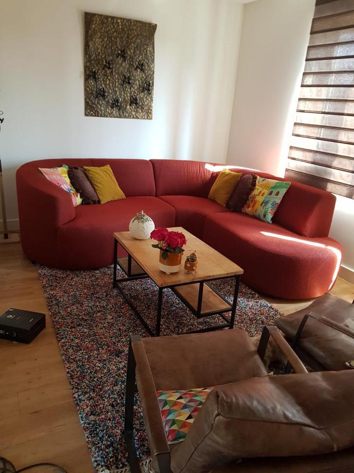 Comfortabele organische rode hoekbank, Huis en Inrichting, Banken | Bankstellen, Zo goed als nieuw, Hoekbank, Vierpersoons of meer