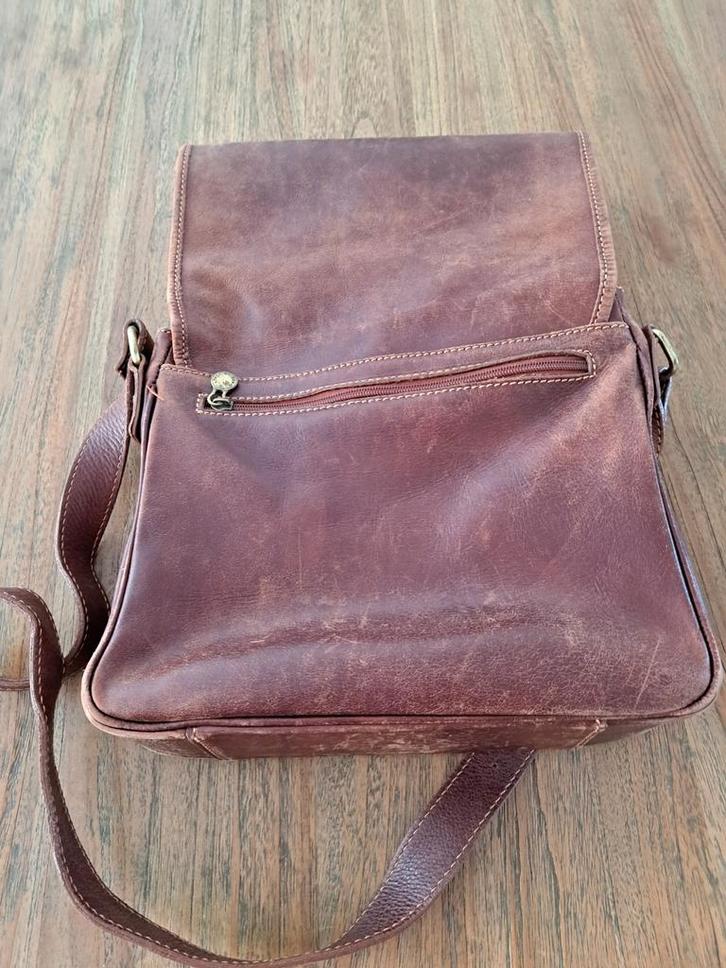 Vintage leren schoudertas, Sieraden, Tassen en Uiterlijk, Tassen | Damestassen, Gebruikt, Schoudertasje, Bruin, Ophalen of Verzenden