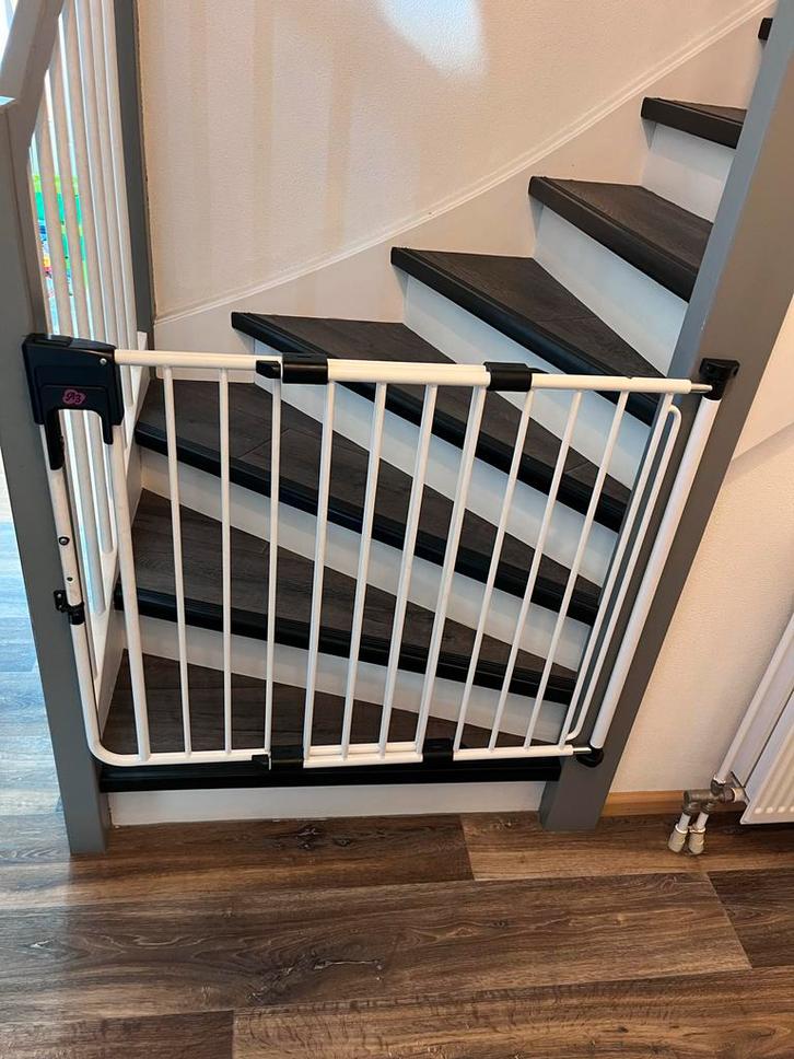 Twee traphekjes - A3, Kinderen en Baby's, Traphekjes, Gebruikt, Klemhekje, Metaal of IJzer, minder dan 100 cm, Ophalen