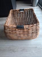 Mooie rieten mand, Huis en Inrichting, Woonaccessoires | Schalen en Manden, Ophalen, Gebruikt, Mand, Vierkant
