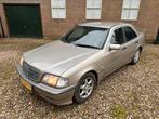 Mercedes-Benz C-Klasse 2.2 D C220 Sedan Esprit 1997 Beige, Auto's, 2155 cc, 700 kg, Beige, Origineel Nederlands