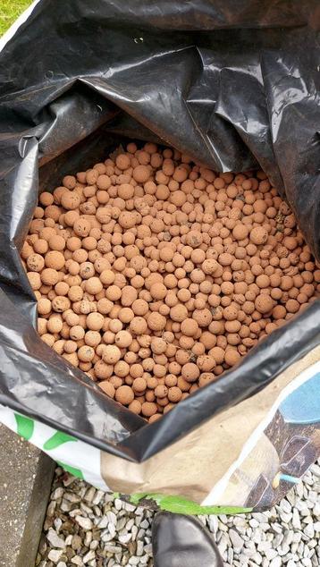 Hydrokorrels grote zak beschikbaar voor biedingen