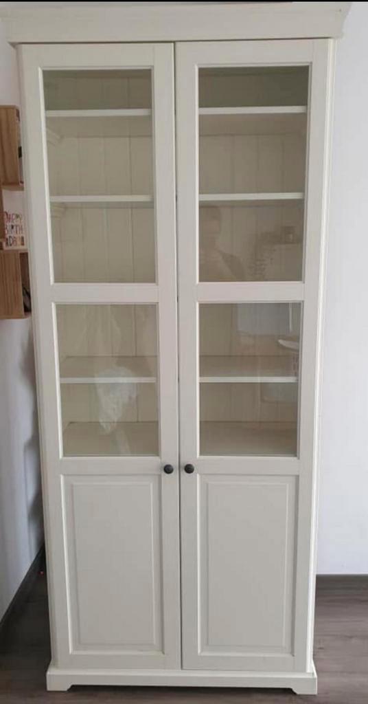 Nohlg in prima staat IKEA Liatorp vitrinekast in wit., Huis en Inrichting, Kasten | Vitrinekasten, Zo goed als nieuw, 50 tot 100 cm