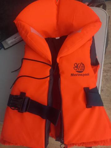 Bootvest kind 20 - 30 kilo beschikbaar voor biedingen