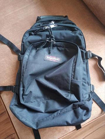 Eastpak provider zwart met laptop vak beschikbaar voor biedingen