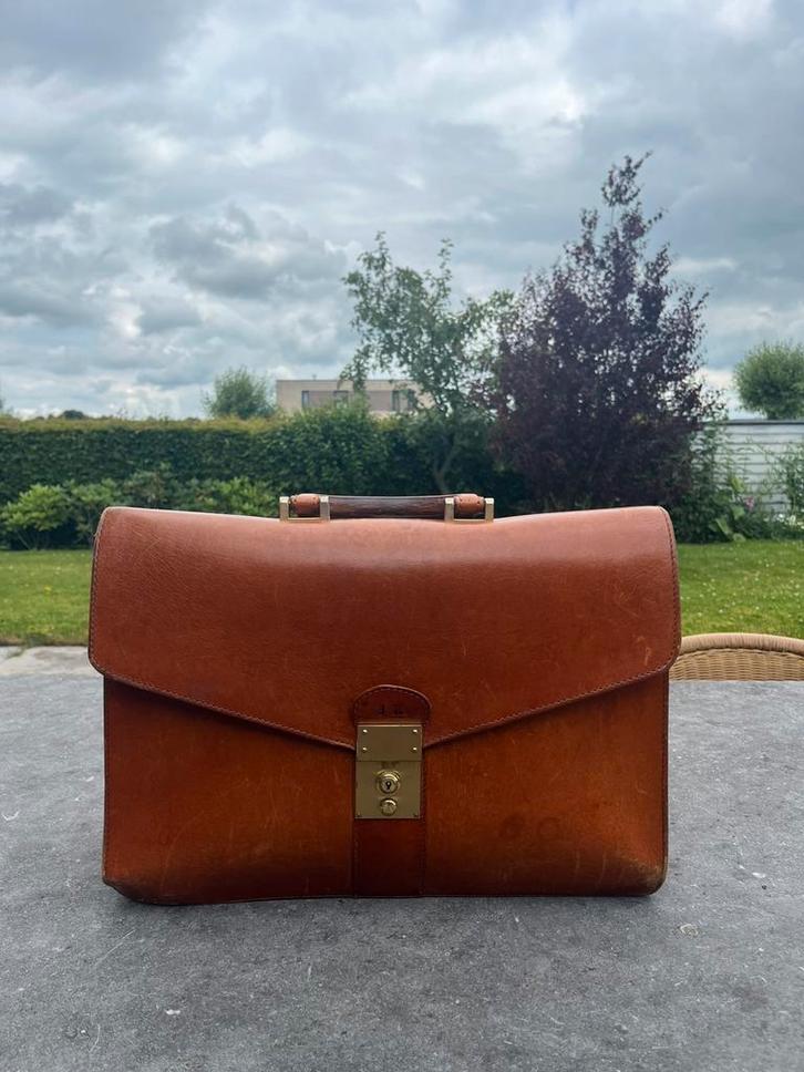 Rundlederen aktentas, Sieraden, Tassen en Uiterlijk, Tassen | Schooltassen, Zo goed als nieuw, Aktetas of Boekentas, 30 tot 40 cm