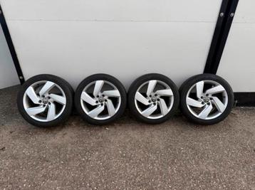 VW Golf GTI 17 inch Originele velgen + banden Goodyear 6mm beschikbaar voor biedingen