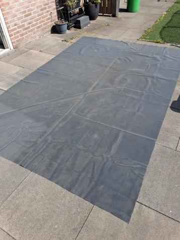Tent tapijt 3x2m beschikbaar voor biedingen