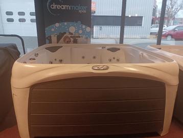 Tweedehands Dream Maker Spa Crossover 740L beschikbaar voor biedingen