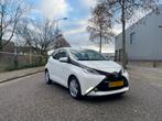 Toyota Aygo 1.0 .101.500km 5 drs 2016 BTW airo navi Xplay, Voorwielaandrijving, 4 stoelen, Wit, Origineel Nederlands