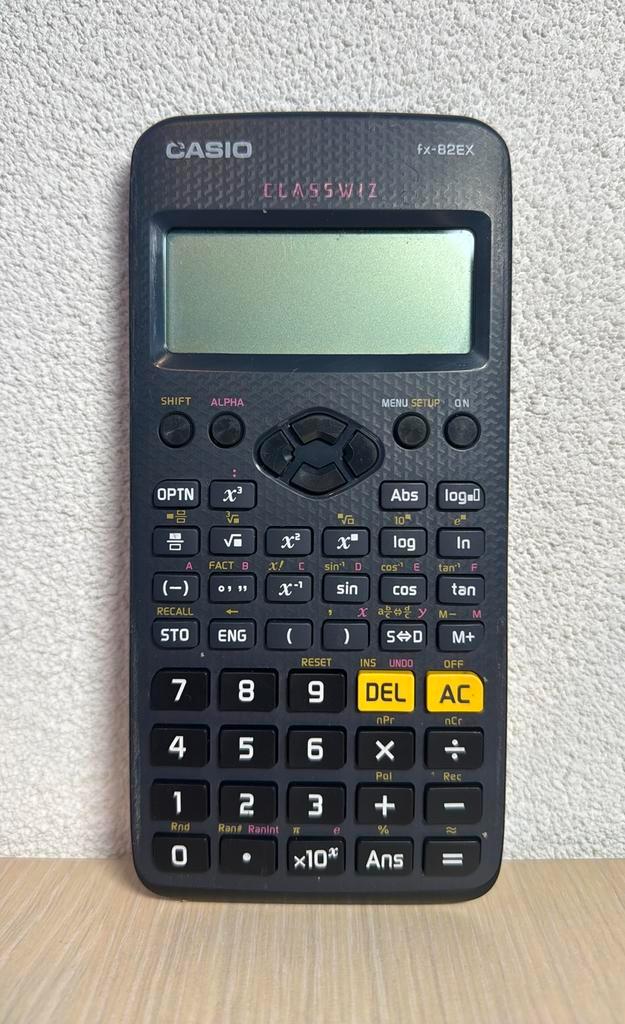 Casio wetenschappelijke rekenmachine fx-82EX, Diversen, Rekenmachines, Zo goed als nieuw, Grafische rekenmachine, Ophalen of Verzenden