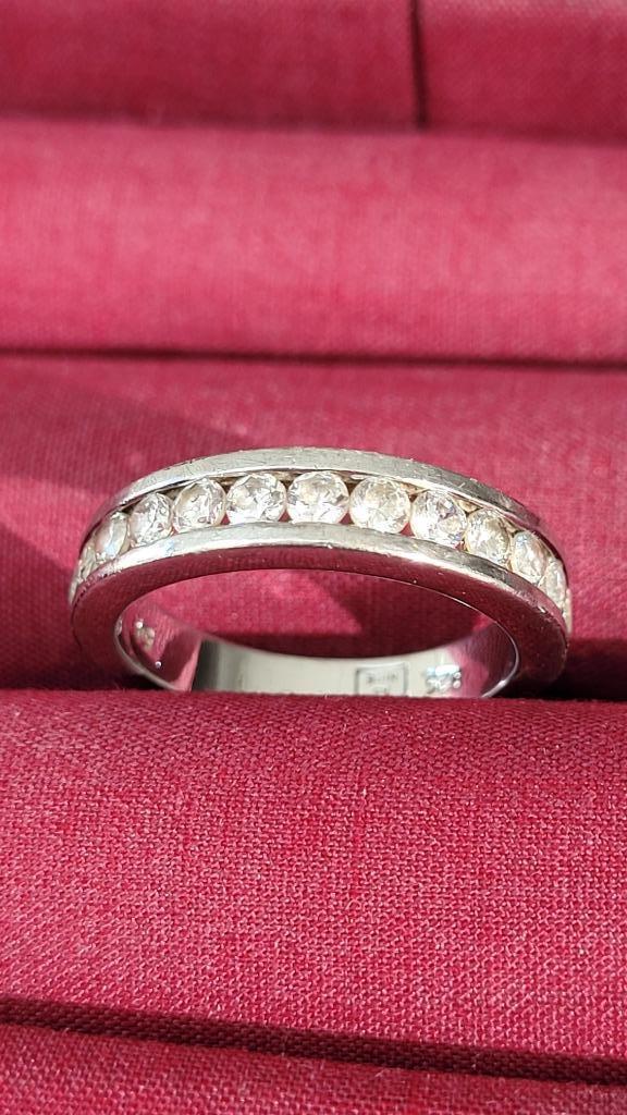 ZILVEREN RING MET 13 ZIRKONIUM STEENTJES, Sieraden, Tassen en Uiterlijk, Ringen, Gebruikt, Dame, 17 tot 18, Zilver, Zilver, Ophalen of Verzenden