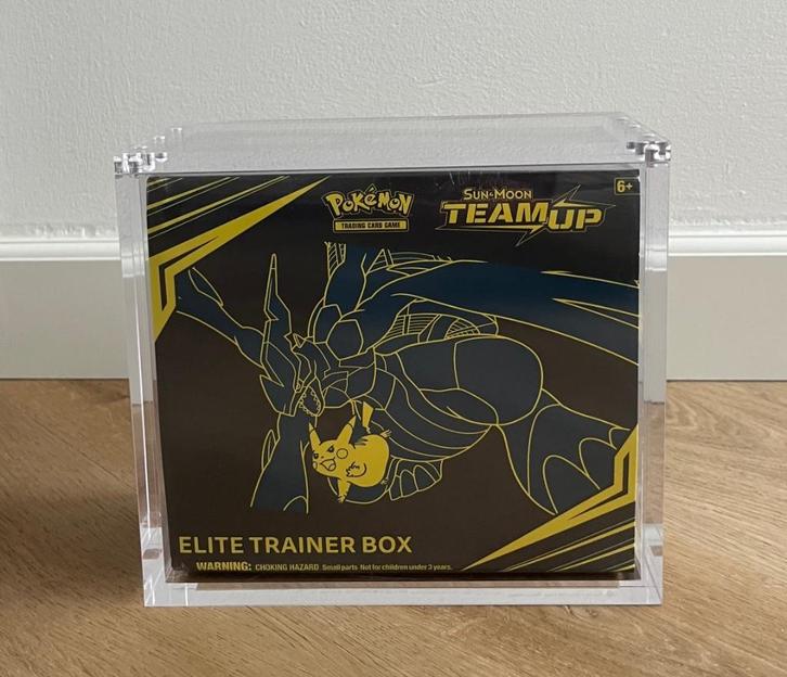 Team up Elite Trainer Box, Hobby en Vrije tijd, Verzamelkaartspellen | Pokémon, Zo goed als nieuw, Boosterbox, Ophalen