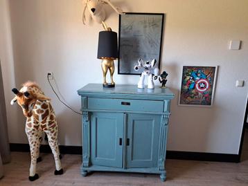 dressoir / commode beschikbaar voor biedingen