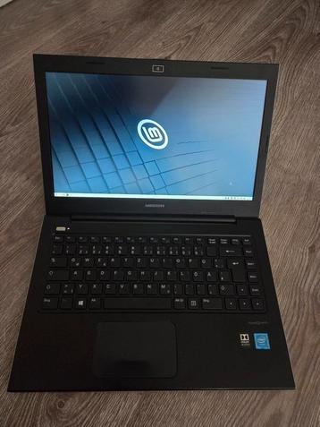 Medion 14" laptop – Intel Celeron – SSD + HDD – Linux Mint beschikbaar voor biedingen