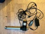 Acuator elektromotor 6000N dus 600 kg drukkracht slag 21 cm, Hobby en Vrije tijd, Ophalen of Verzenden, Zo goed als nieuw