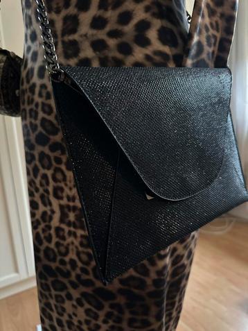Geweldige clutch zwart met klein glittertje van Otazu beschikbaar voor biedingen