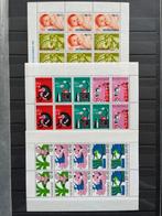 100 VELLETJES EN POSTZEGELBOEKJES NEDERLAND POSTFRIS, Postzegels en Munten, Verzenden, Na 1940, Postfris