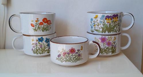 Vintage Wild Flower soepkommen 5 stuks, Huis en Inrichting, Keuken | Servies, Gebruikt, Kom(men), Overige stijlen, Aardewerk, Ophalen of Verzenden