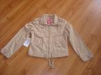 Nieuw zomer jasje met kaartje camel kleur maat 152, Ophalen, Nieuw, Meisje, Jas