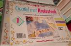 17 boekjes van "Creatief met kruissteken", Ophalen, Zo goed als nieuw, Patroon