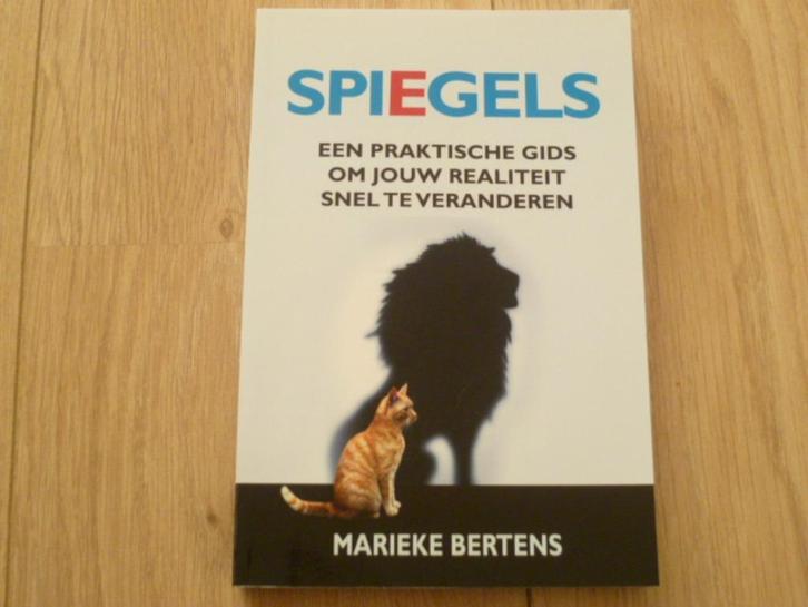 Marieke Bertens - Spiegels, Boeken, Psychologie, Zo goed als nieuw, Verzenden