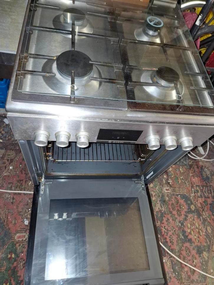 Bosch Gasfornuis - Rvs/Wit  KAN OOK BEZORGEN EN AANSLUITEN, Witgoed en Apparatuur, Ovens, Ophalen of Verzenden