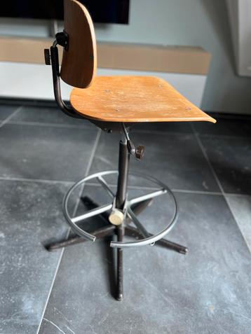 Vintage werkstoel/tekenkruk ? Ahrend, De Cirkel verstelbaar beschikbaar voor biedingen