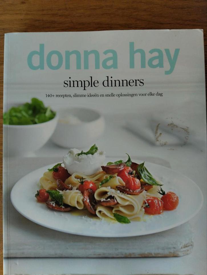 Donna Hay Simple Dinners - Kookboek, Boeken, Kookboeken, Zo goed als nieuw, Voorgerechten en Soepen, Hoofdgerechten, Europa, Gezond koken