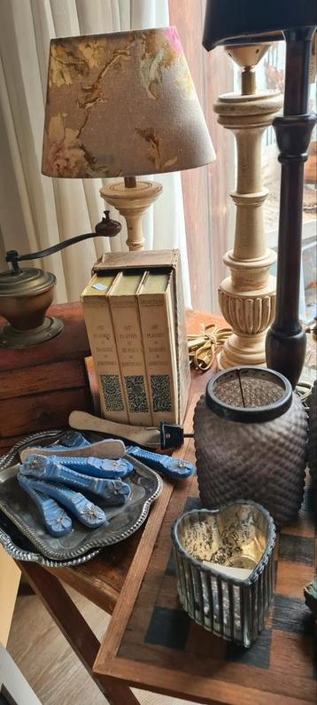 Grote partij brocante en nieuwe woonaccessoires  beschikbaar voor biedingen