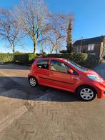 Peugeot 107 1.0 12V 5DR 2-TRONIC 2010 Rood, Auto's, Electronic Stability Program (ESP), 4 stoelen, Leder en Stof, 68 pk