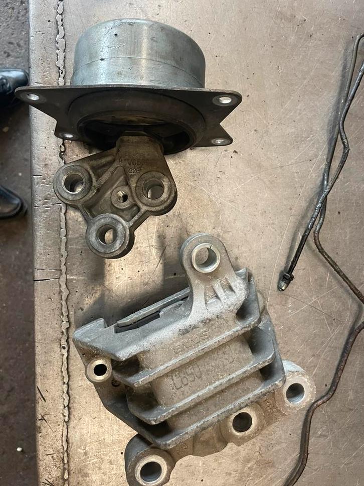 Saab 9-3 motorsteun rechts en links, Auto-onderdelen, Ophanging en Onderstel, Saab, Ophalen of Verzenden