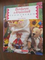 Borduurboek Vol Beren patronen zie foto`s  nr 9045, Verzenden, Zo goed als nieuw, Handborduren, Patroon
