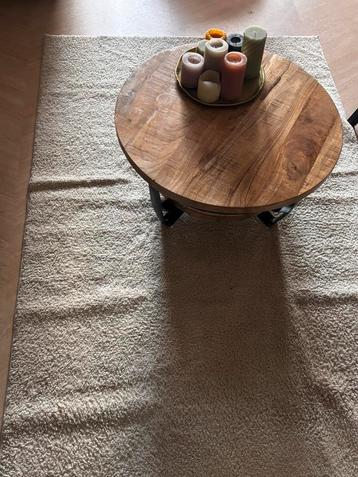 Vloerkleed ecru/ creme beschikbaar voor biedingen