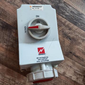 Mennekes 63A 5-polig Wandcontactdoos met Interlock – 5113A beschikbaar voor biedingen
