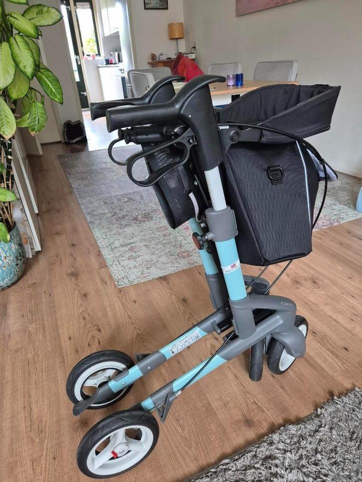 Fijne Topro Troja rollator in hippe kleur, Diversen, Rollators, Zo goed als nieuw, Opvouwbaar, Ophalen