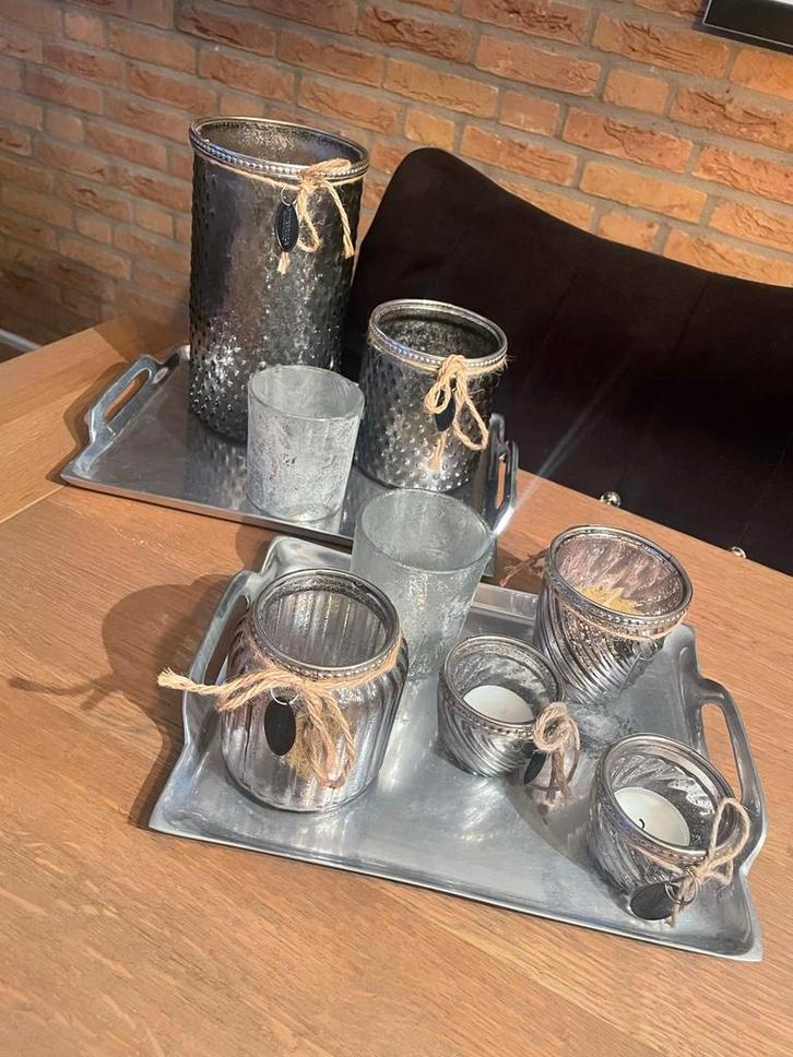 Set van 2 metalen dienbladen, Huis en Inrichting, Woonaccessoires | Dienbladen, Gebruikt, Metaal, Rechthoekig, Ophalen of Verzenden