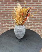 Brocante vaas/kruik aardewerk grijs incl. droogbloemen., Ophalen, Overige kleuren, Aardewerk of Porselein, Zo goed als nieuw