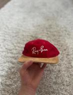 Vintage Ray-Ban Pet – Rood & Kurk, Ophalen of Verzenden, Zo goed als nieuw