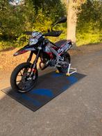 Aprilia sx50 2020, Fietsen en Brommers, Ophalen, 6 versnellingen, Maximaal 45 km/u, Zo goed als nieuw