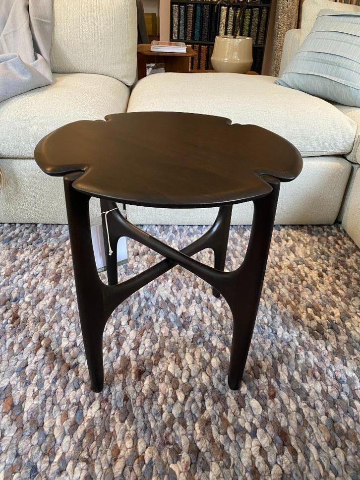 Showroommodel Ethnicraft bijzettafel PI mahonie Ø47, Huis en Inrichting, Tafels | Bijzettafels, Zo goed als nieuw, Rond, 45 tot 60 cm