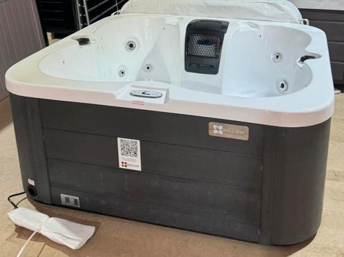 Nieuwe Passion 4 persoons jacuzzi wit, Tuin en Terras, Zwembad-toebehoren, Nieuw, Ophalen