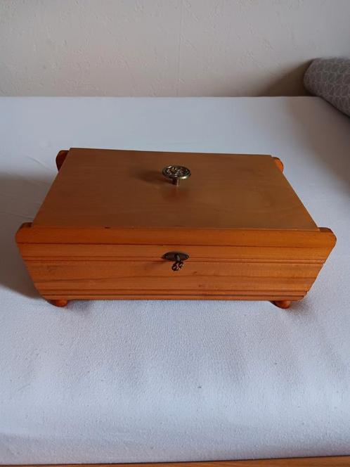 vintage houten naaibox naaikist naaidoos sierradenkistje, Hobby en Vrije tijd, Naaien en Fournituren, Gebruikt, Ophalen of Verzenden