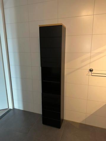 Hoge badkamerkast