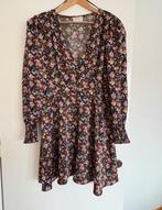 Neo Noir Dress – bloemenjurk, maat 44, Ophalen of Verzenden, Zo goed als nieuw, Maat 42/44 (L), Onder de knie
