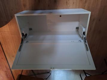 Ikea klepkast beschikbaar voor biedingen
