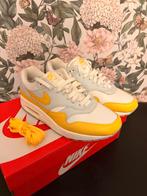 Nike Air Max 1 Tour Yellow - Maat 42.5, Kleding | Dames, Schoenen, Ophalen of Verzenden, Zo goed als nieuw, Geel, Sneakers of Gympen