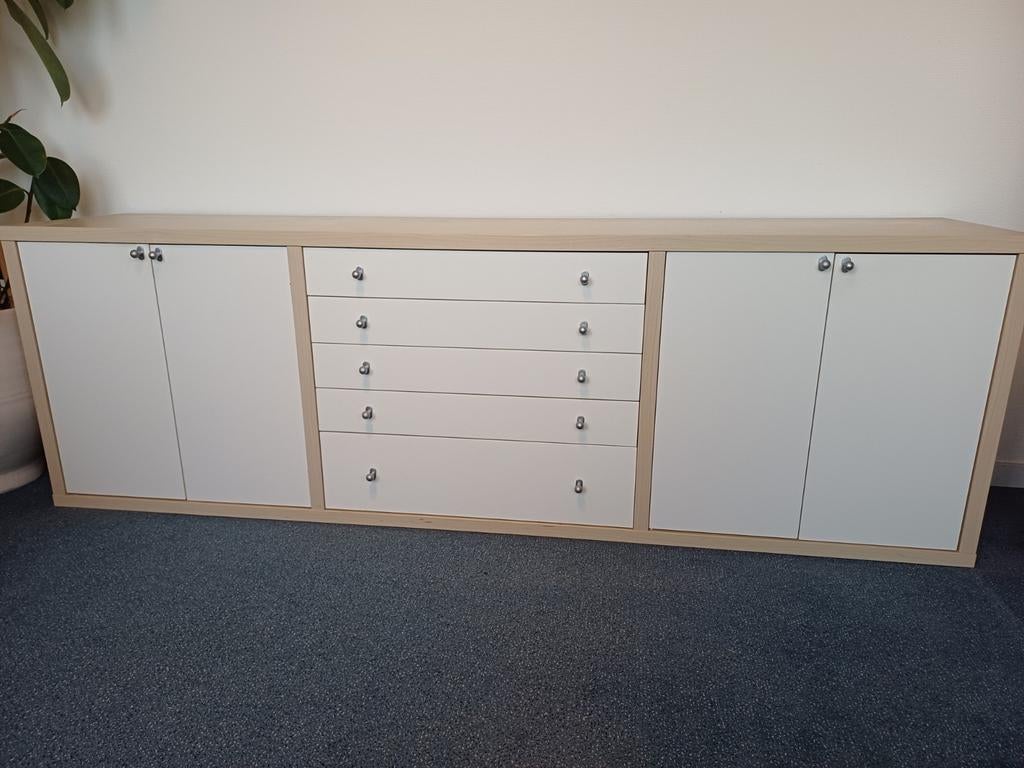 MAGIKER dressoir, nog heel mooi!, Huis en Inrichting, Ophalen, Zo goed als nieuw, 25 tot 50 cm