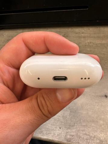 Originele Apple Airpods pro 2 generation 2 oplaadcase beschikbaar voor biedingen